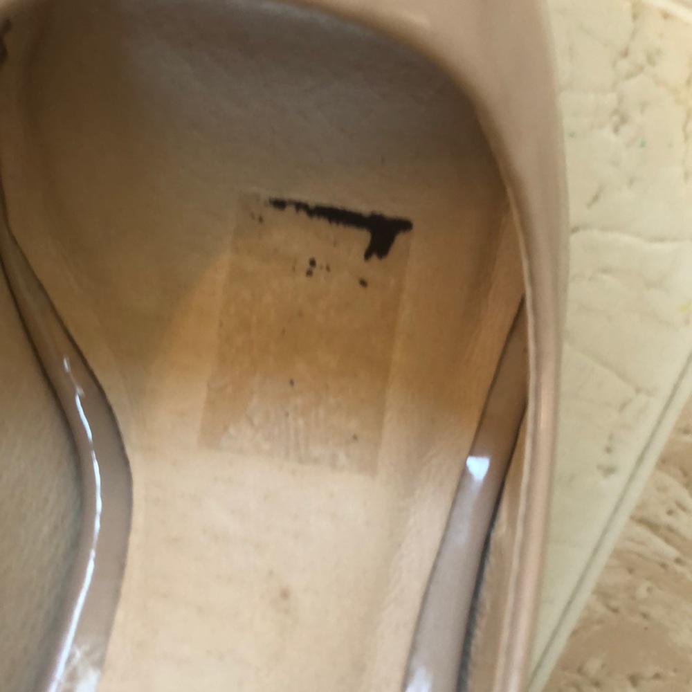 Shoes - Picture 3 of 8